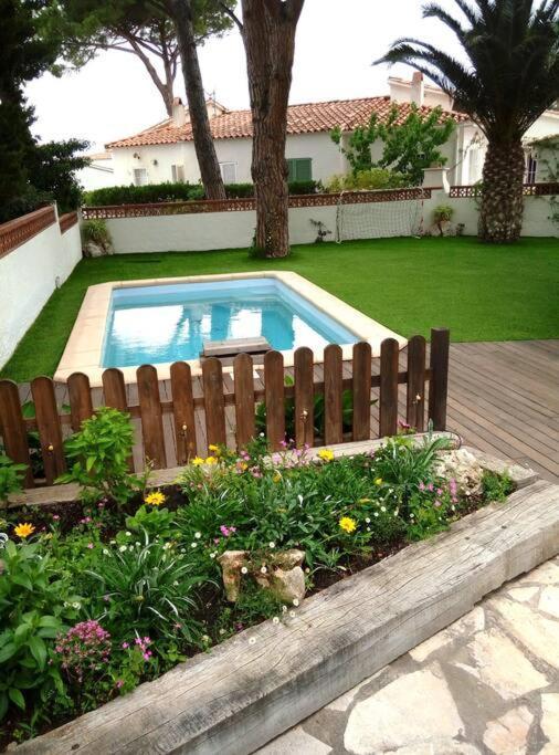 Casa A L'Escala Amb Jardi I Piscina Privada. Villa Exterior foto